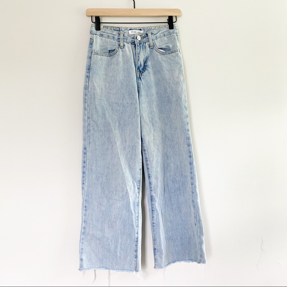 High Rise Light Wash Wide Leg Jeans Size Small / 23
